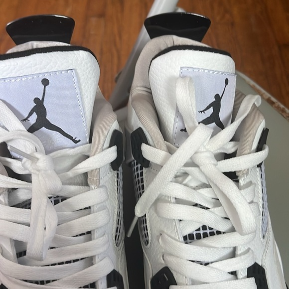 Men’s 11 Jordan 4 Military Black - Picture 3 of 4